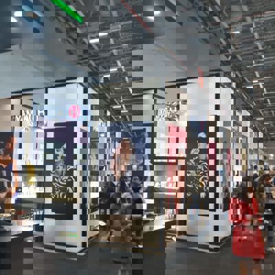 Maxima Stand