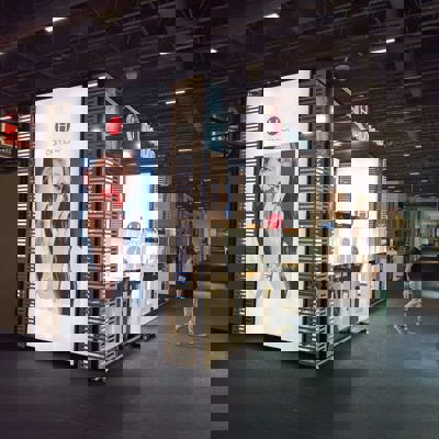 Maxima Stand