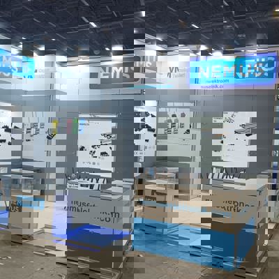 Maxima Stand